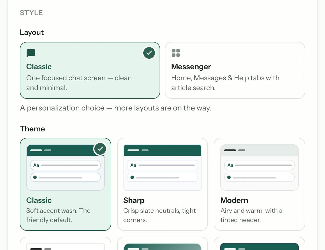 The widget style settings, offering a Classic or Messenger layout and five themes — classic, sharp, modern, minimal and aurora — each shown as a small preview swatch.